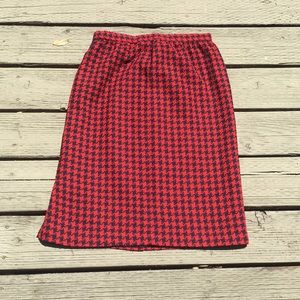 Size 8/vintage red houndstooth pencil skirt